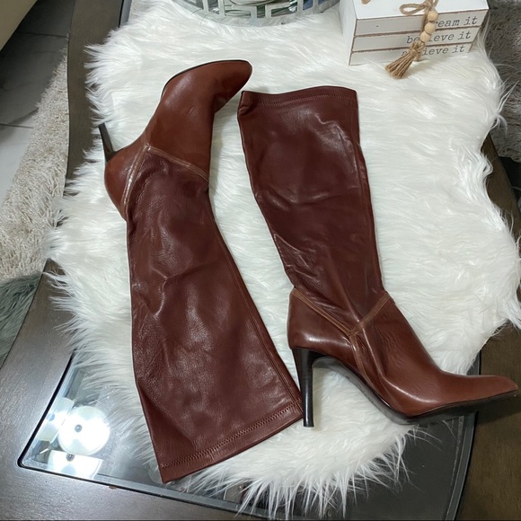Cole Haan Brown heels boots. Size 9 - Picture 3 of 10
